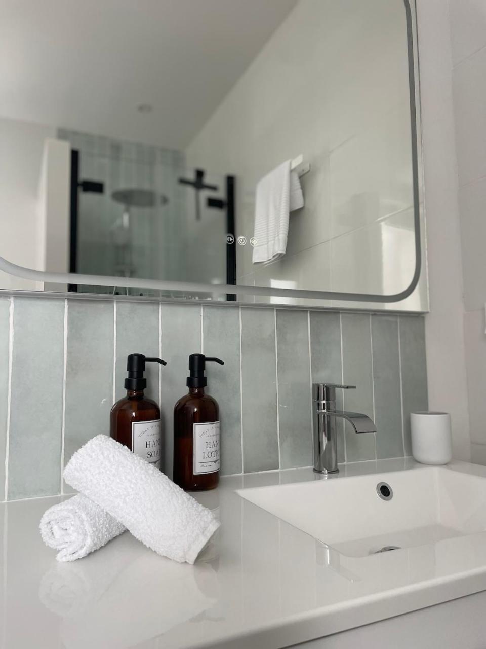 Lou Cabanot - Appartement Lumineux 3 Chambres - Parking Gratuit بزييه المظهر الخارجي الصورة
